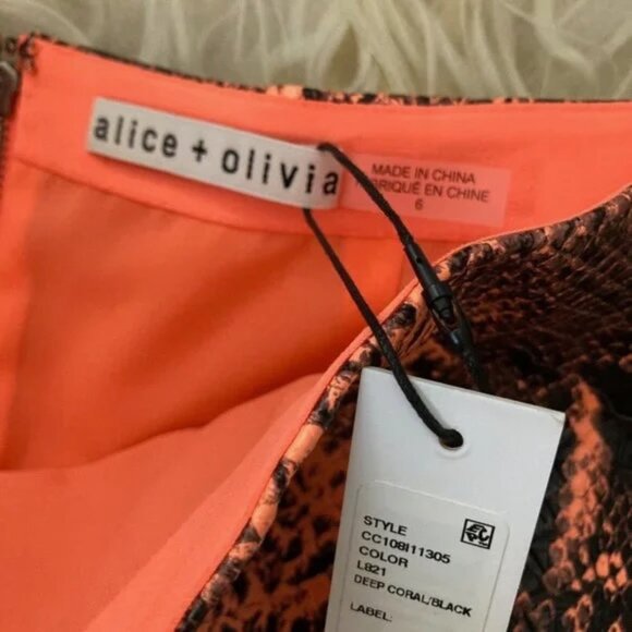 Alice + Olivia Elana Vegan Leather Skirt - Picture 3 of 11